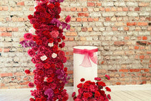 Load image into Gallery viewer, Ribbed White Plinth