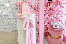 Load image into Gallery viewer, Ribbed White Plinth