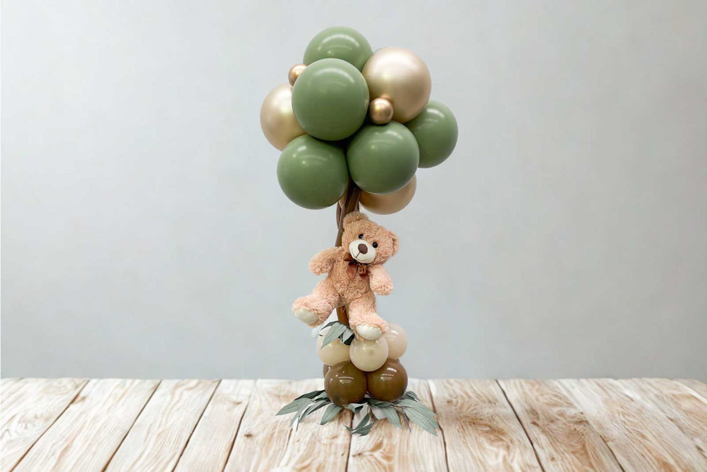 Teddy bear balloon centrepiece for hire, perfect for kids’ parties, baby showers, and celebrations