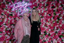 Load image into Gallery viewer, "Twenty One" Neon Sign