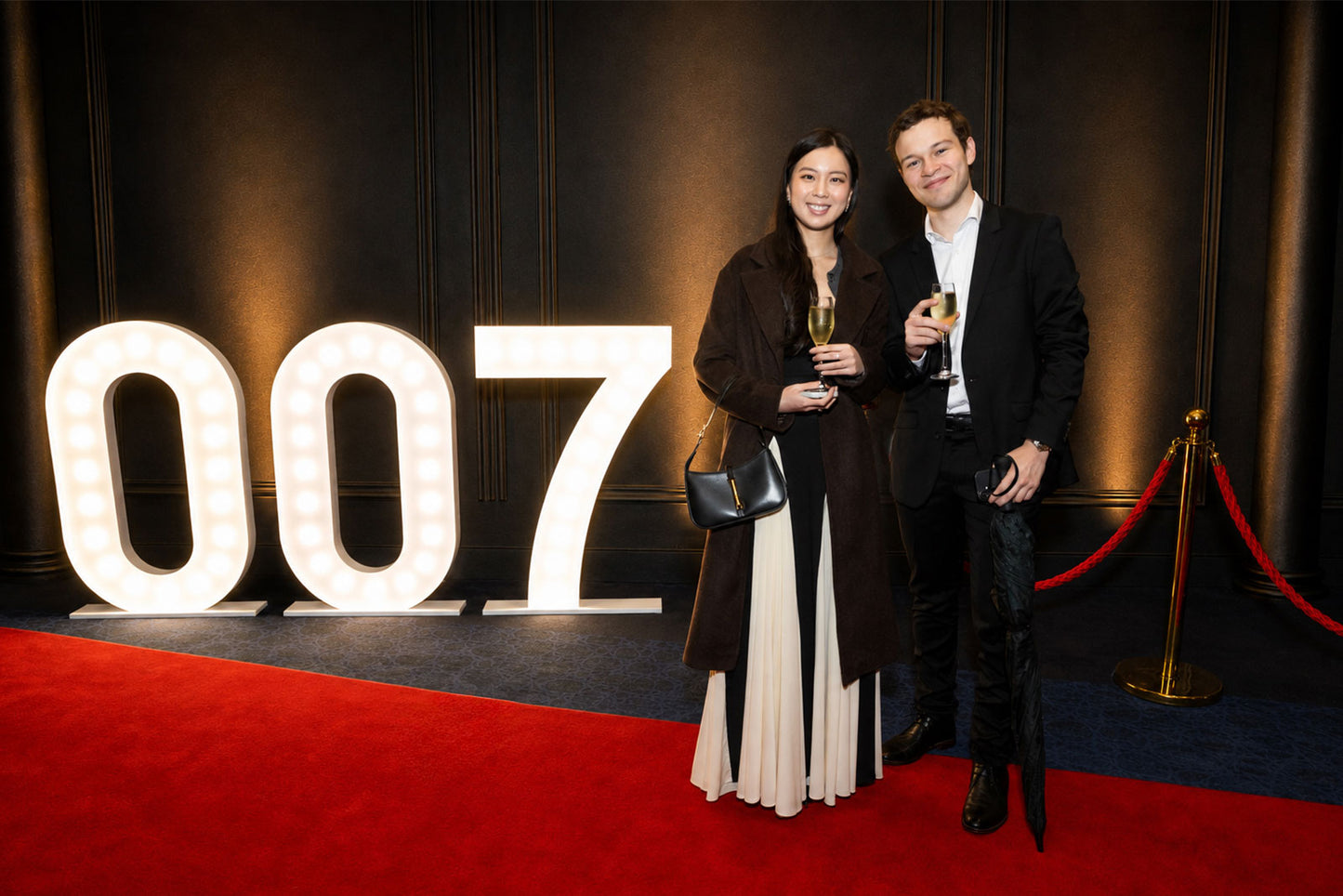 james-bond-007-red-carpet-marquee-lights-event