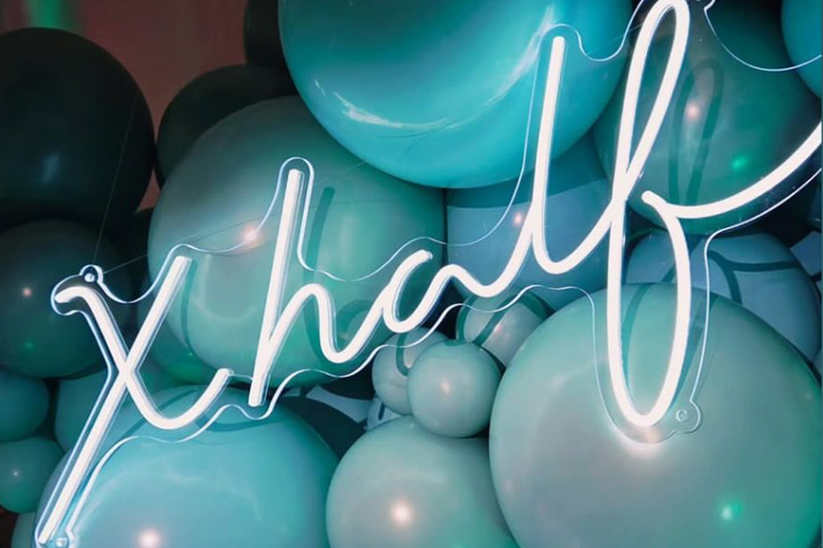 Mad Dog Backdrops balloon wall installation Auckland