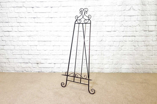 Vintage-style scroll easel for events