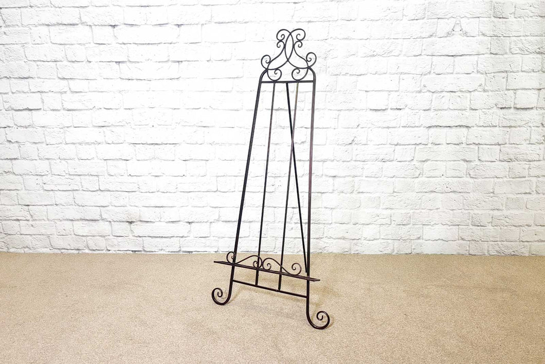 Vintage-style scroll easel for events