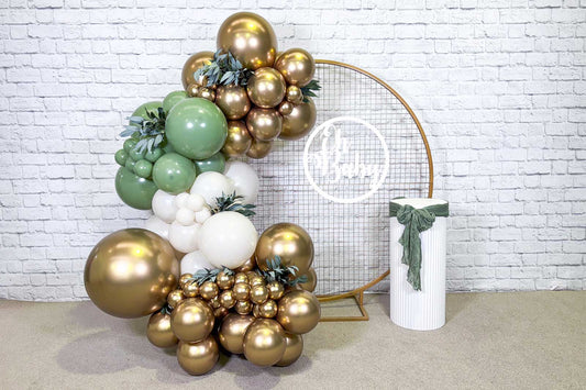 Elegant baby shower balloon backdrop with premium balloon garland and custom event styling for baby showers and gender reveal celebrations in Auckland, NZ.
