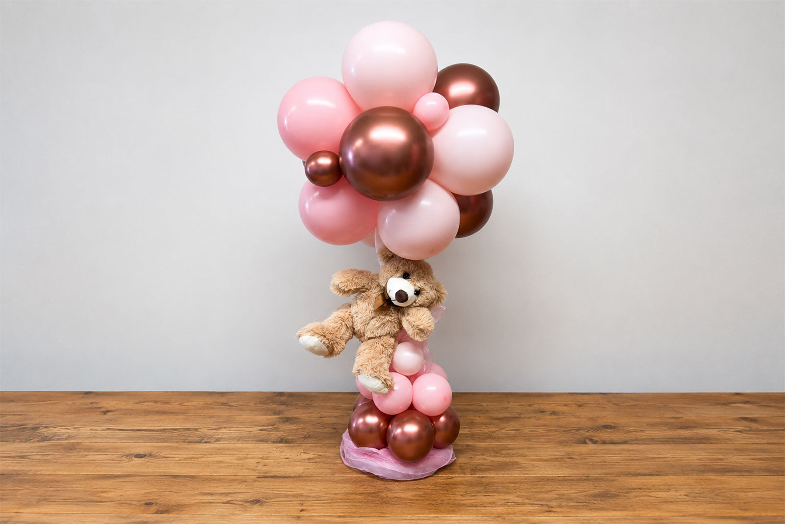 Baby shower decorations with balloons, event styling and party decor setup in Auckland.