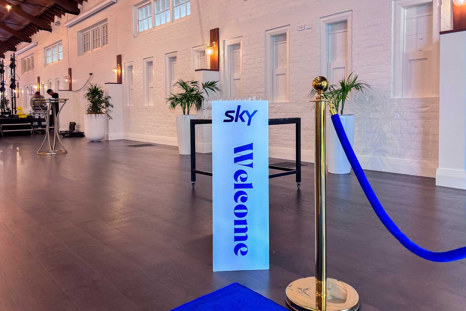 Printed plinth with custom design for photo displays or décor