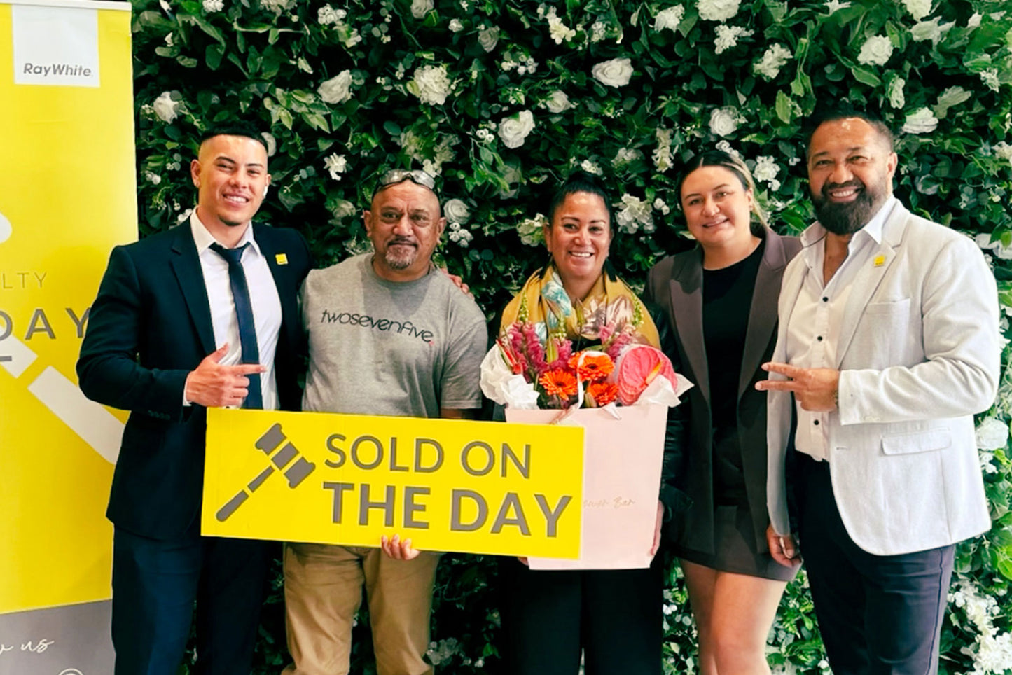 Elegant flower wall decor for events in Auckland, perfect for weddings, birthdays, and corporate backdrops