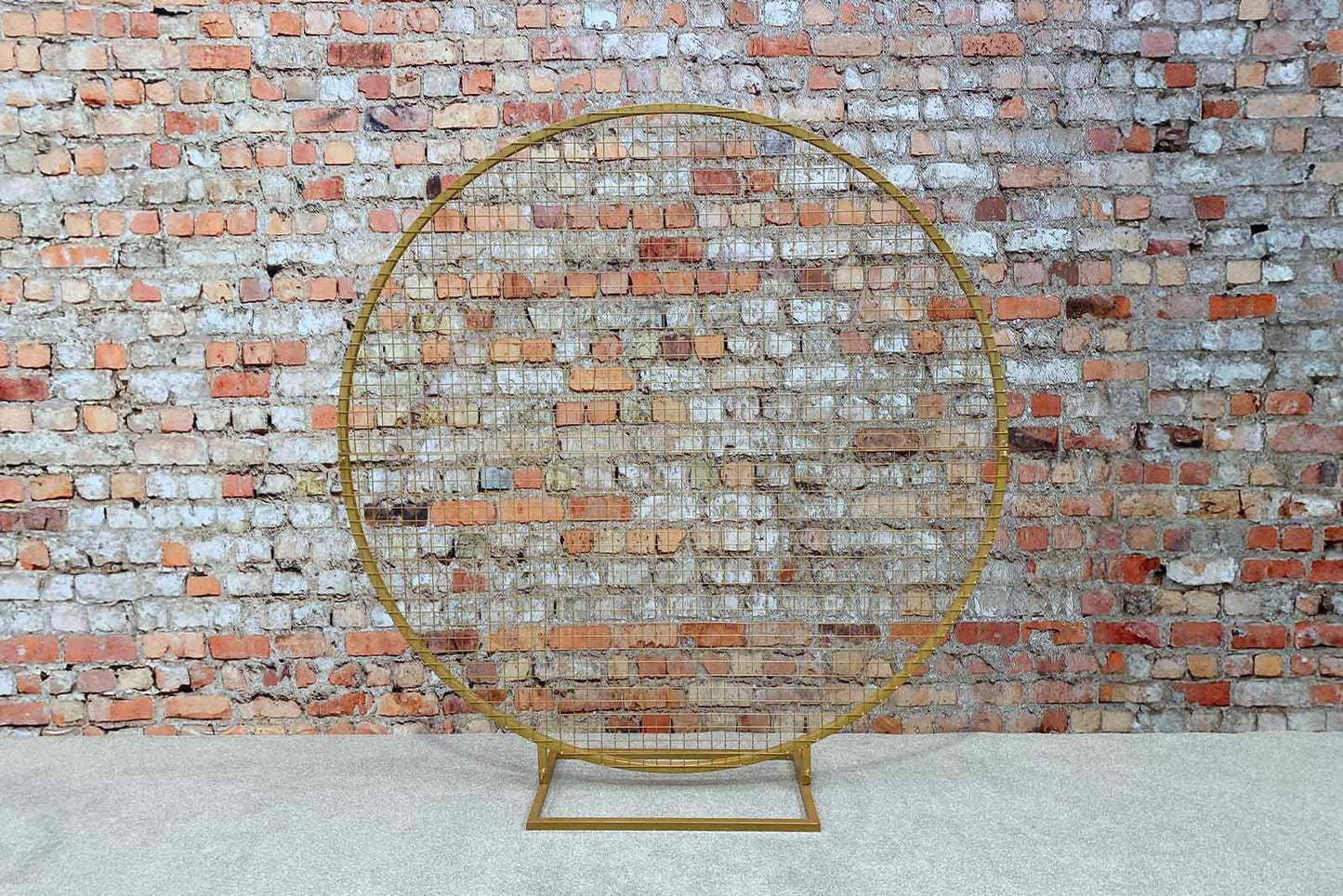 Gold mesh circle backdrop for parties, weddings, or event décor