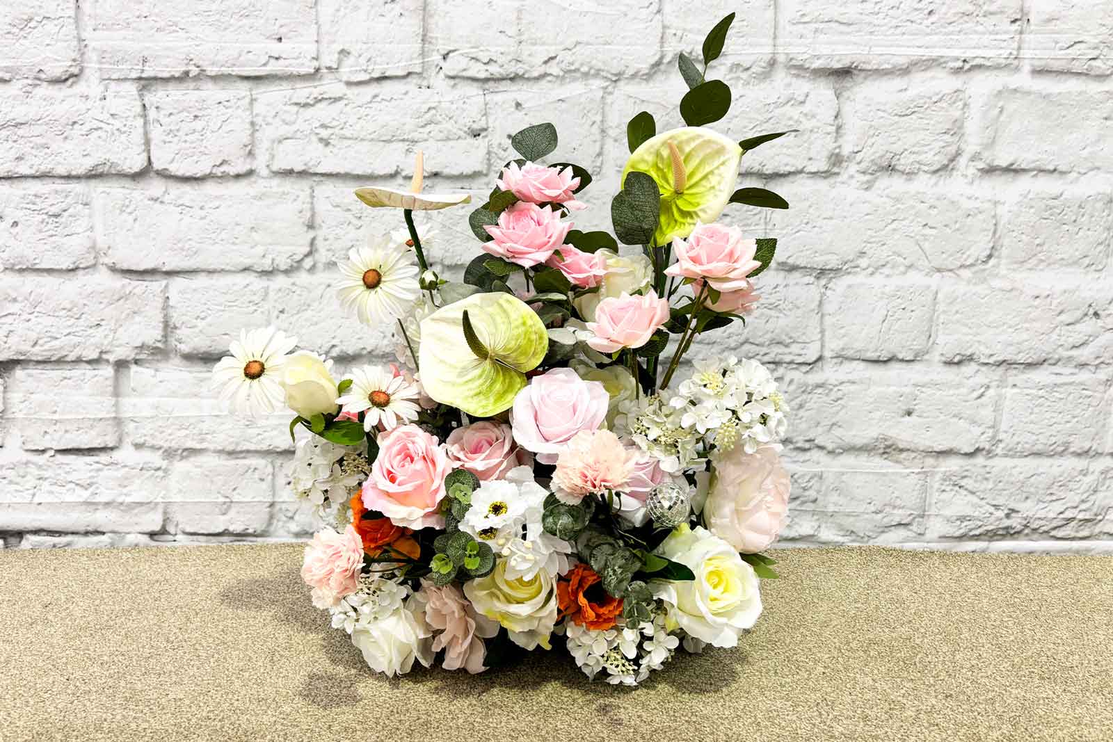 Hire artificial flowers to create beautiful and vibrant event décor