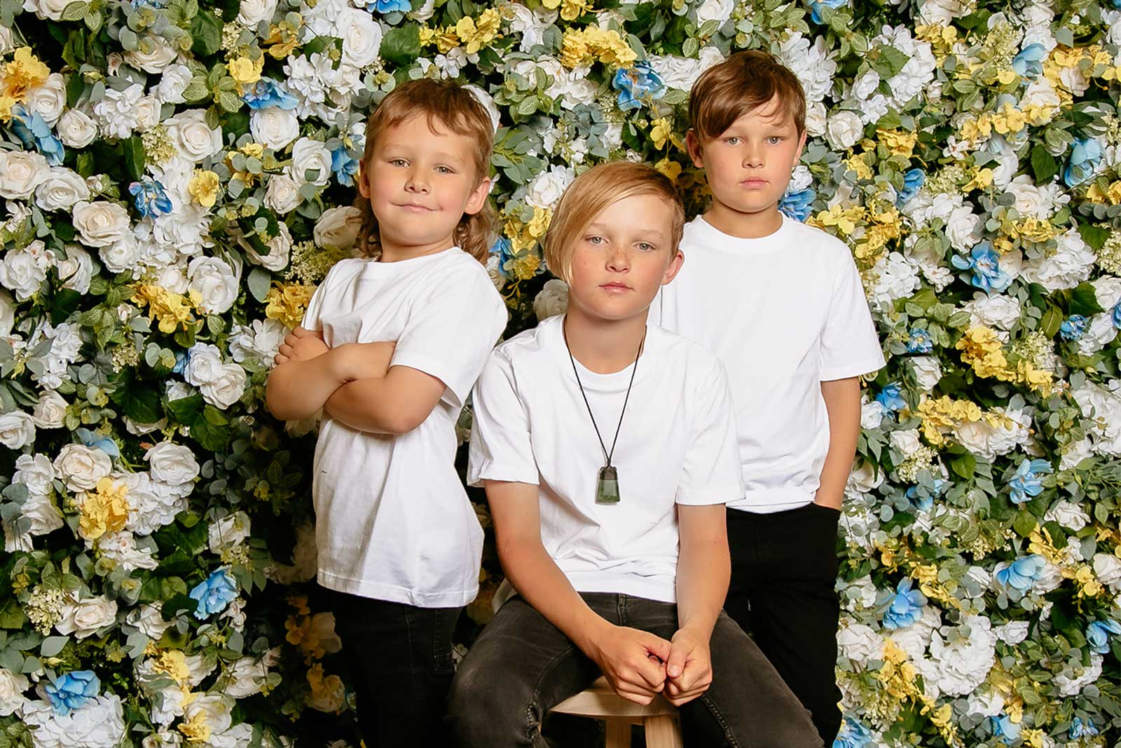 Bright floral wall backdrop for kids’ photography and party celebrations