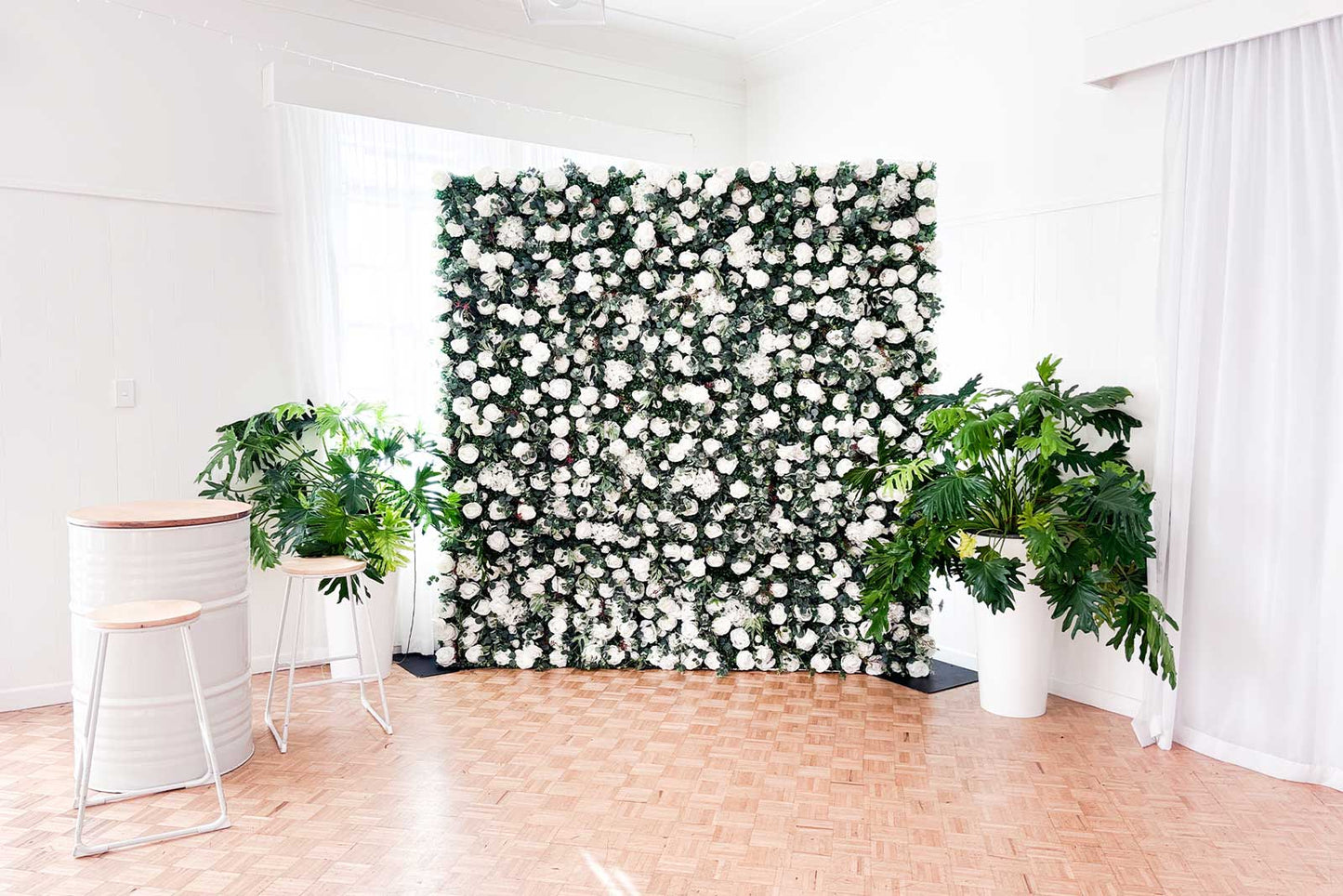 Elegant flower wall backdrop for wedding ceremony and reception décor