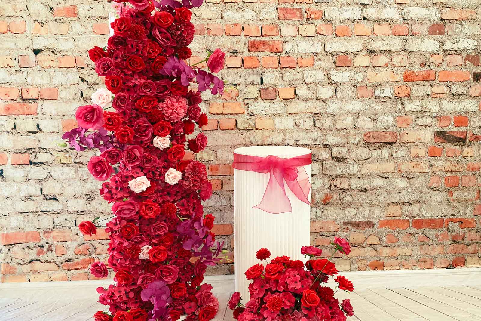 Ribbed white plinth hire NZ for parties, birthdays, and corporate events