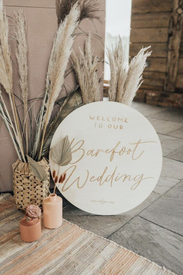 Decorative white acrylic disc for parties, weddings, or special event décor